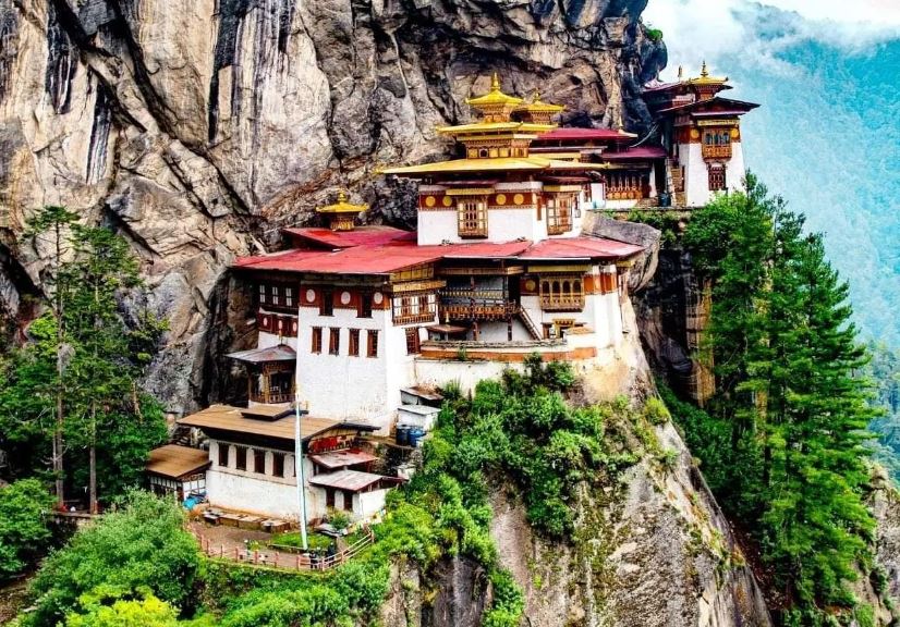 Panduan Lengkap Travelling ke Bhutan: Menjelajahi Negeri Naga Guntur