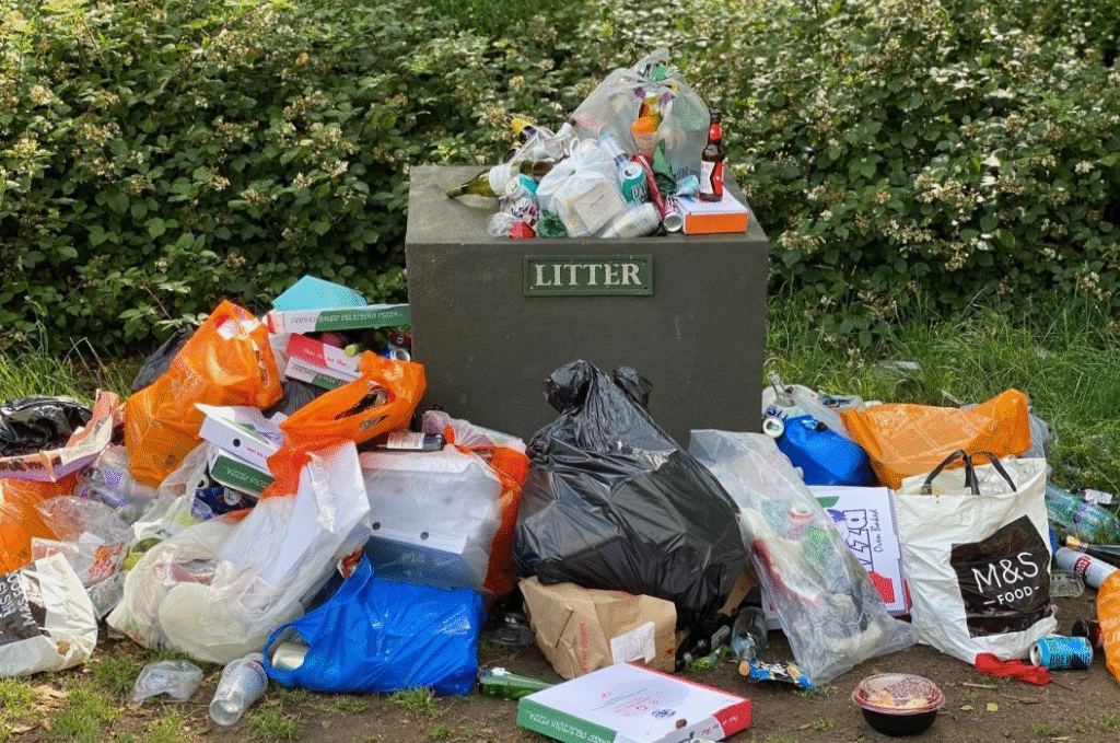Praktik Budaya yang Justru Merusak Alam: 7 Tradisi yang Mengancam Lingkungan