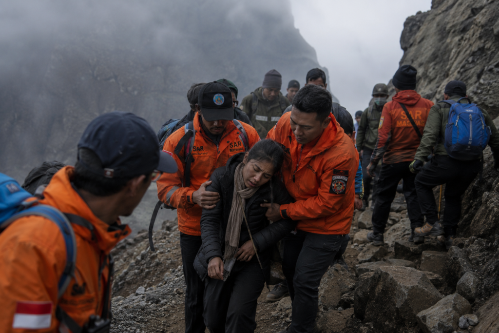 Pendaki Malaysia Cedera Parah di Rinjani, 5 Hal Wajib Tahu Sebelum Naik Libur Ini